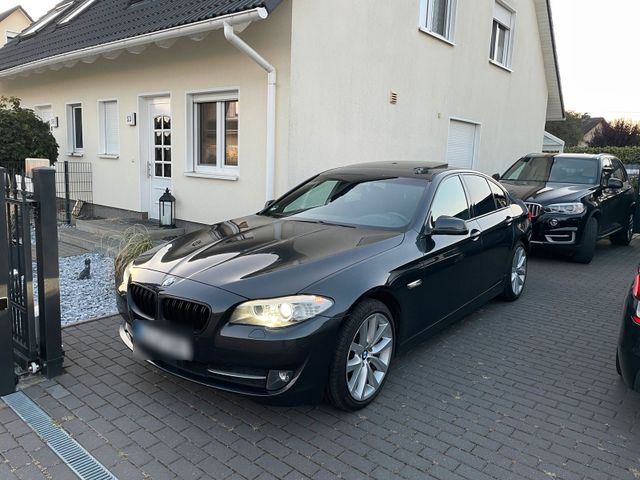 BMW 525d F10 LIM SPORTPAKET/UMFR. AUSSTATT...