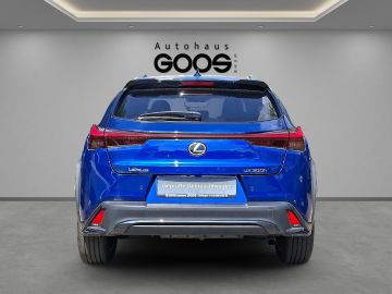 Lexus UX - 4
