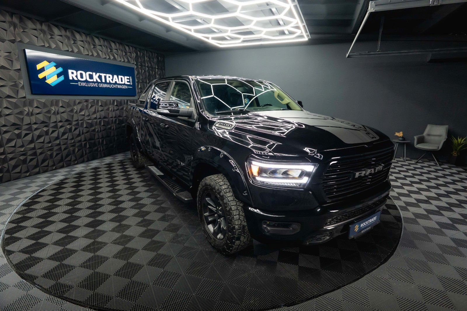 Fahrzeugabbildung Dodge RAM 5.7 V8 HEMI 4x4 LARAMIE Offroad Night LED