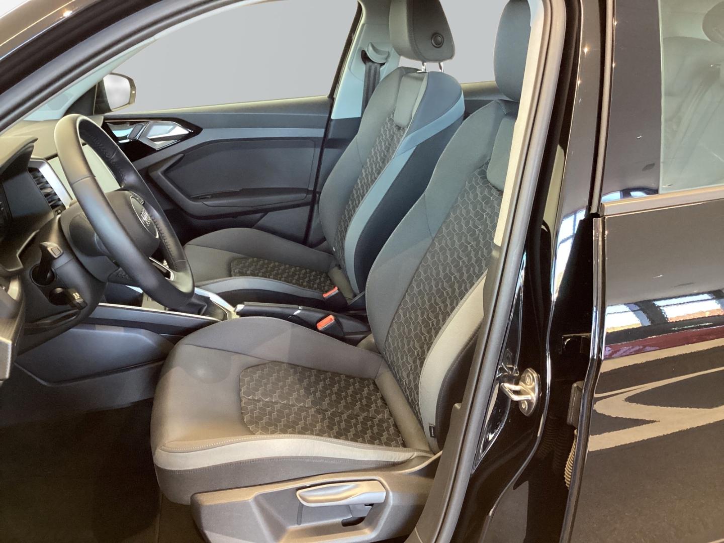 Audi A1 Sportback S line 25TFSI LED*SHZ*17'' Alu-S li