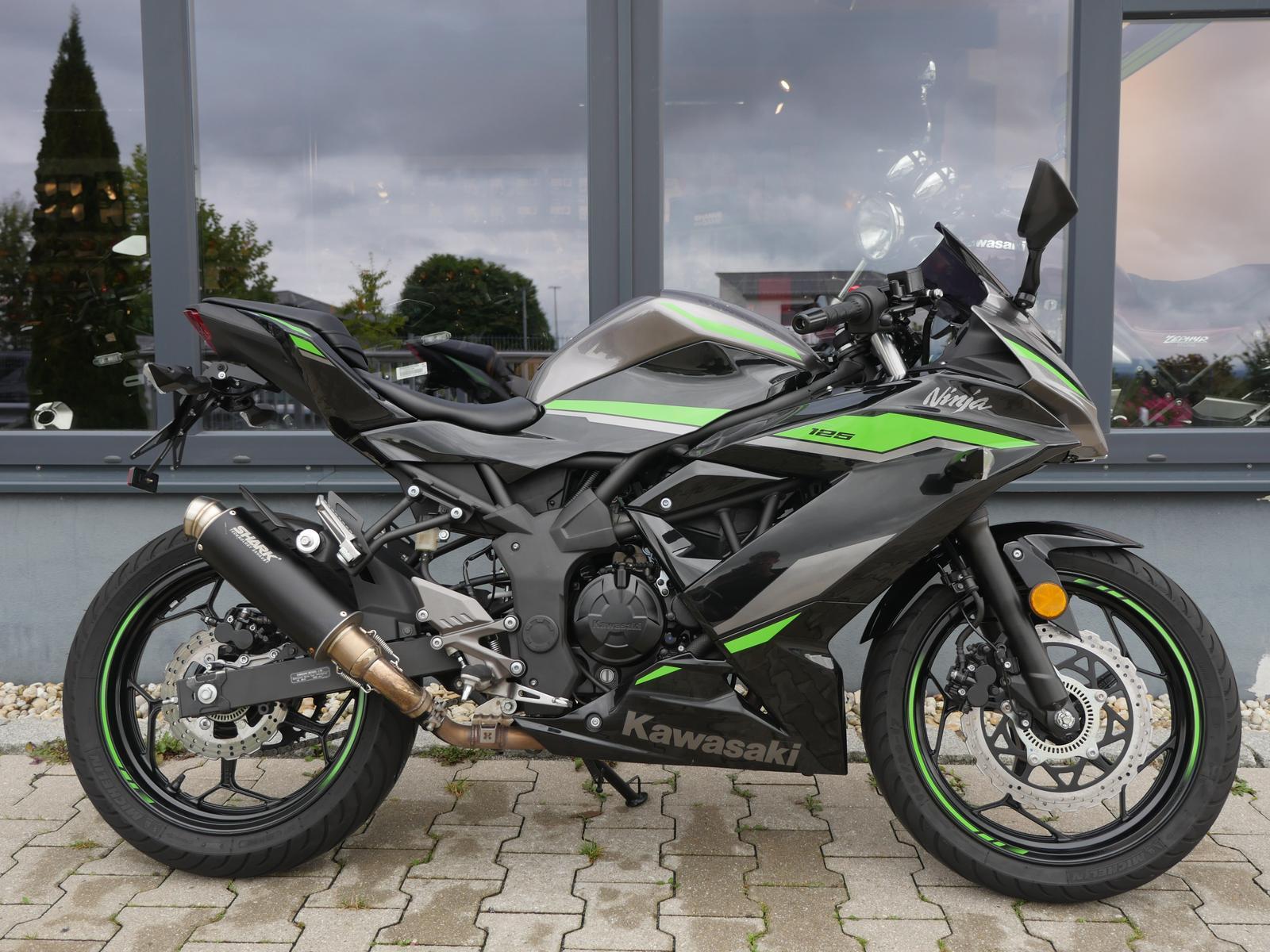 Kawasaki Ninja 125 - dt. Modell 2024 - 1. Hand