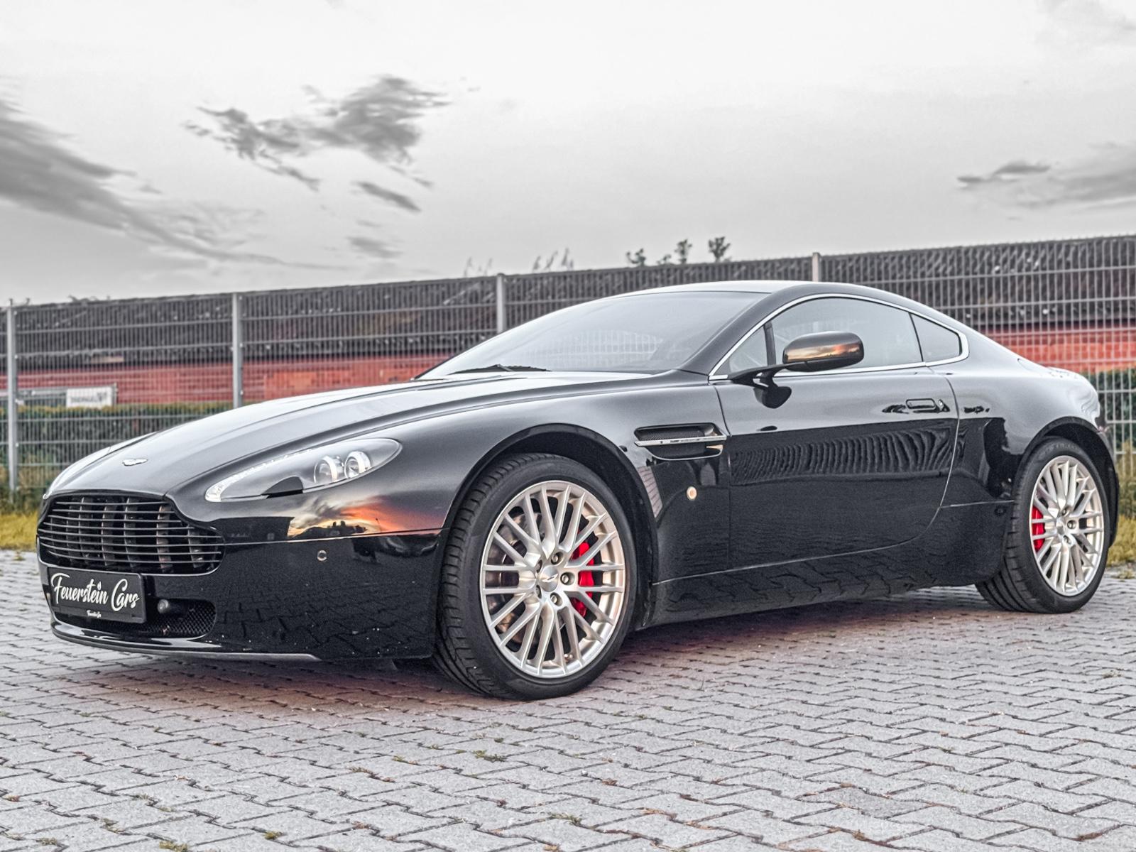 Aston Martin V8 Vantage 4.7l*SCHECKHEFT*WUNDERSCHÖN*GEPFLEGT
