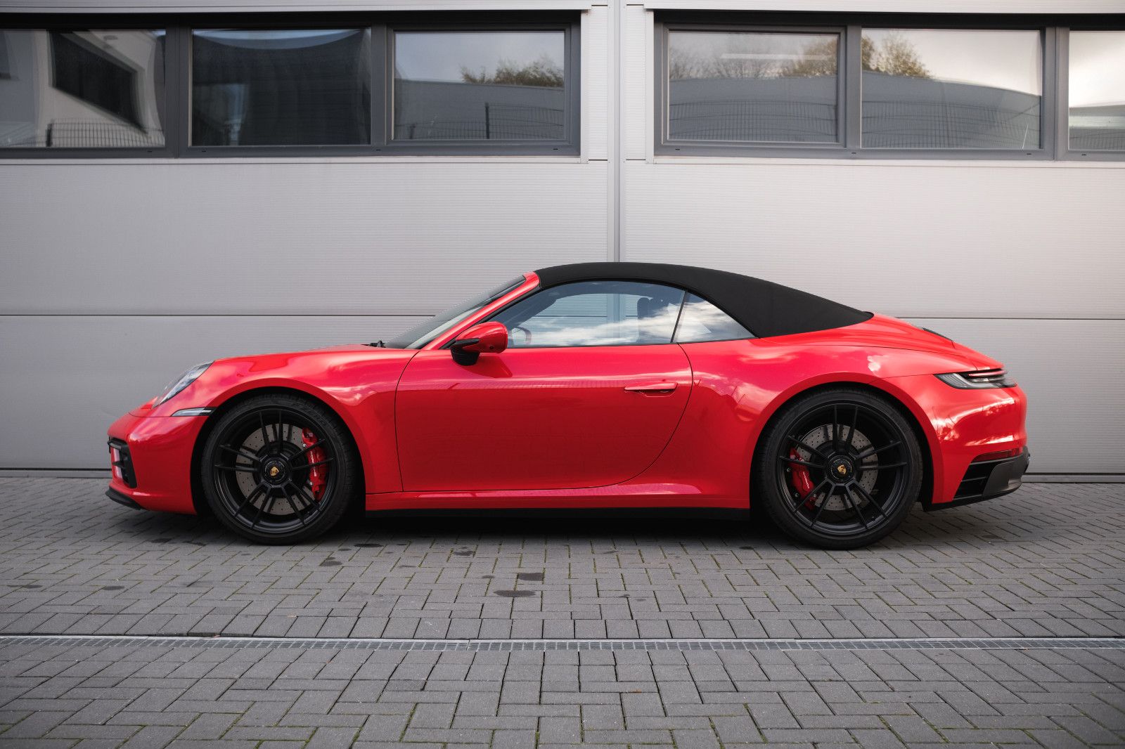 Fahrzeugabbildung Porsche 992/911 GTS 4 Cabrio-Liftsystem-Approved-360Kam.