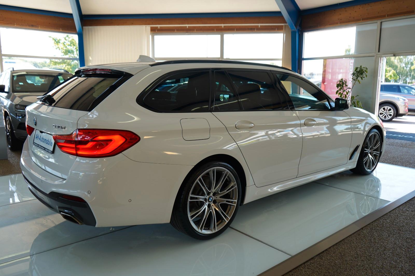 BMW 530 d Touring M Sport XENON / NAVI / LEDER / HUD