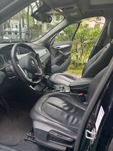 BMW X1 xDrive20i xLine Autom. Leder/Pano/HUD/Keyless - : Privatanbieter, Auto
