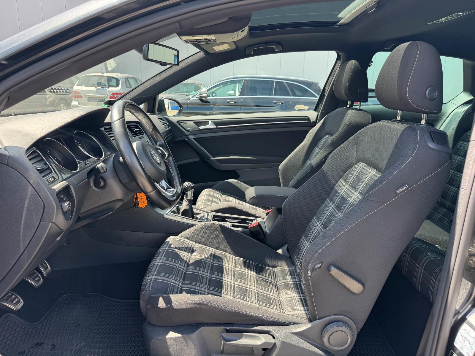 Volkswagen Golf VII Lim. GTD BMT Garantie *Pano *Sportpaket