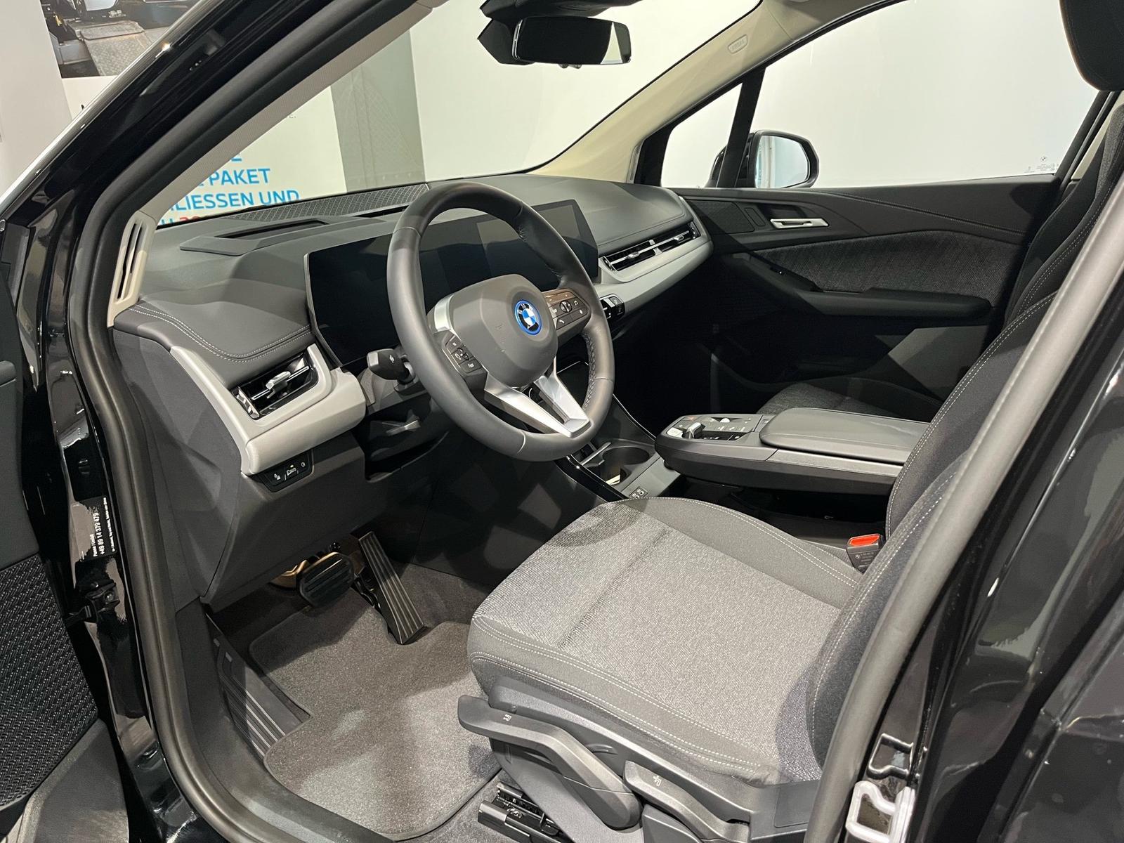 BMW 230e xDrive Inkl. €1.190 Zubehörbonus* Head-Up D