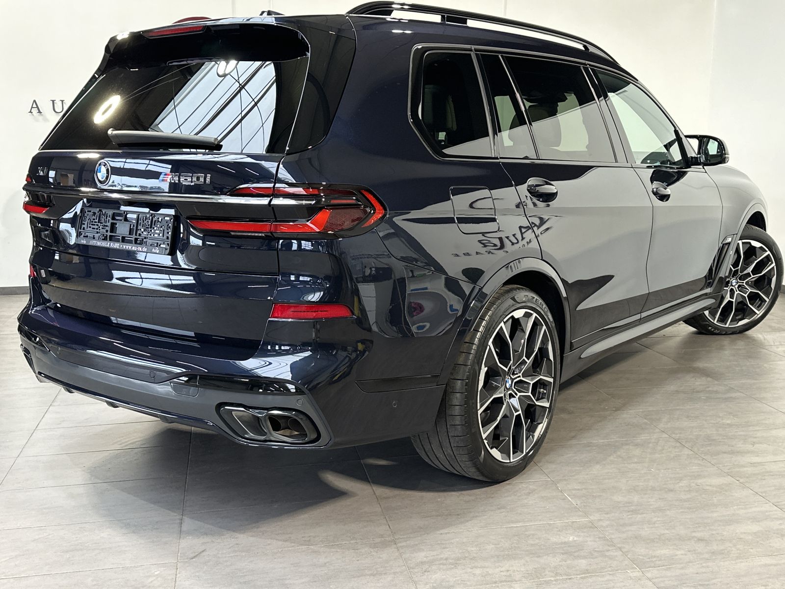 Fahrzeugabbildung BMW X7 M60i 6-Sitzer NAV+LASER+PANO+B&W+360°+ACC+1HD