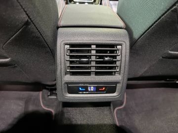 Volkswagen Golf VIII Lim. 2.0 TSI GTI Matrix19 ZollACC
