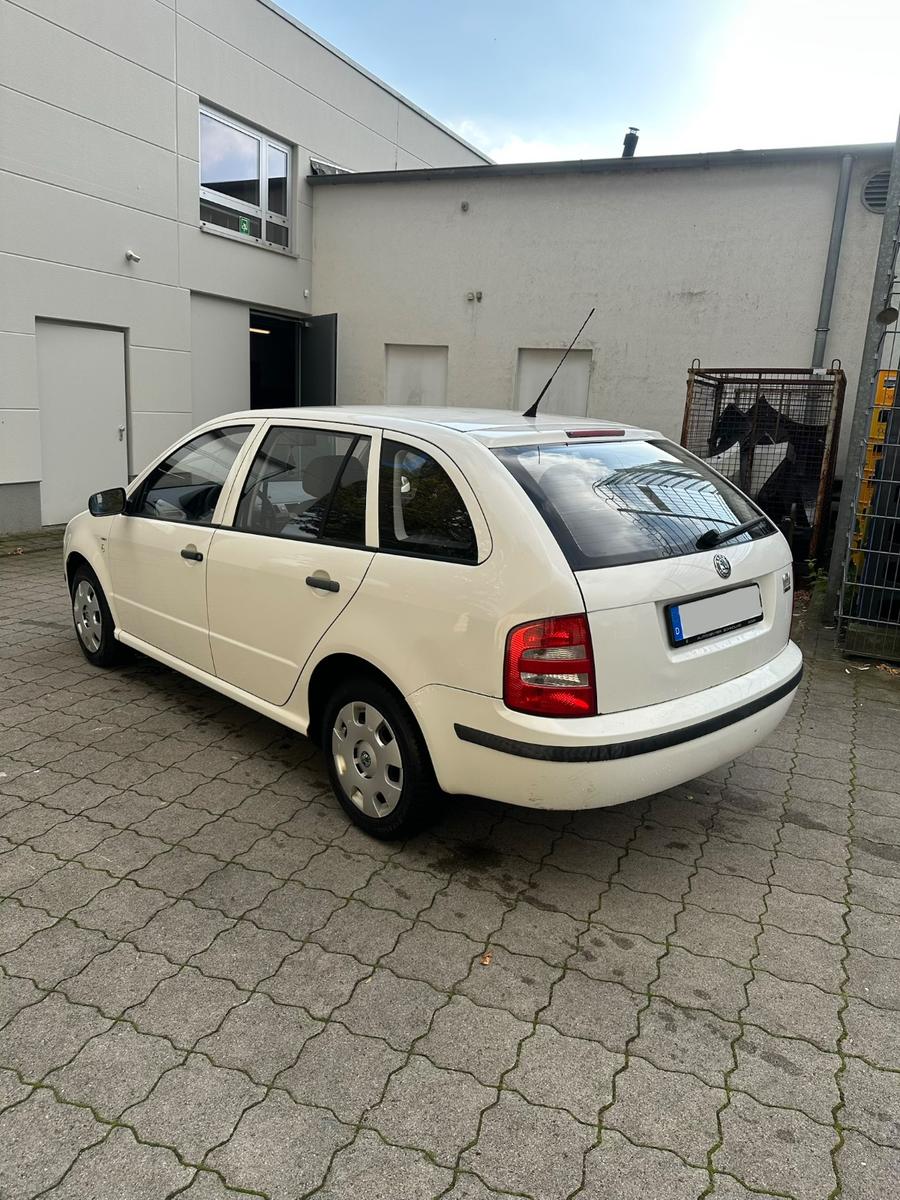 Skoda Fabia 2004 — engine 1.390 cm³, 75 HP (55kW)
