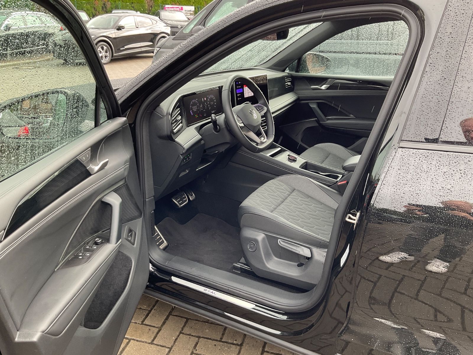 Fahrzeugabbildung Volkswagen Tiguan 1.5 eTSI DSG GOAL,AHK,Kamera,Navi,ACC,IQL