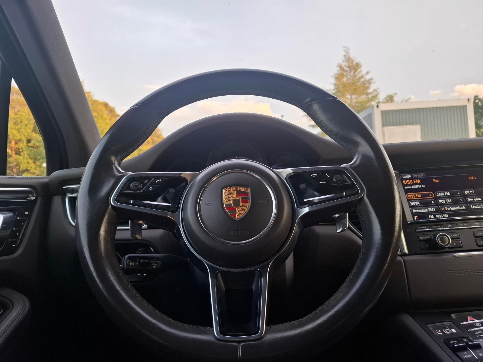 Porsche Macan S 3.0 V6 258ch - 1 ère main - Toit ouvrant - Camera - Carnet entretien - Hayon éléctrique - Led