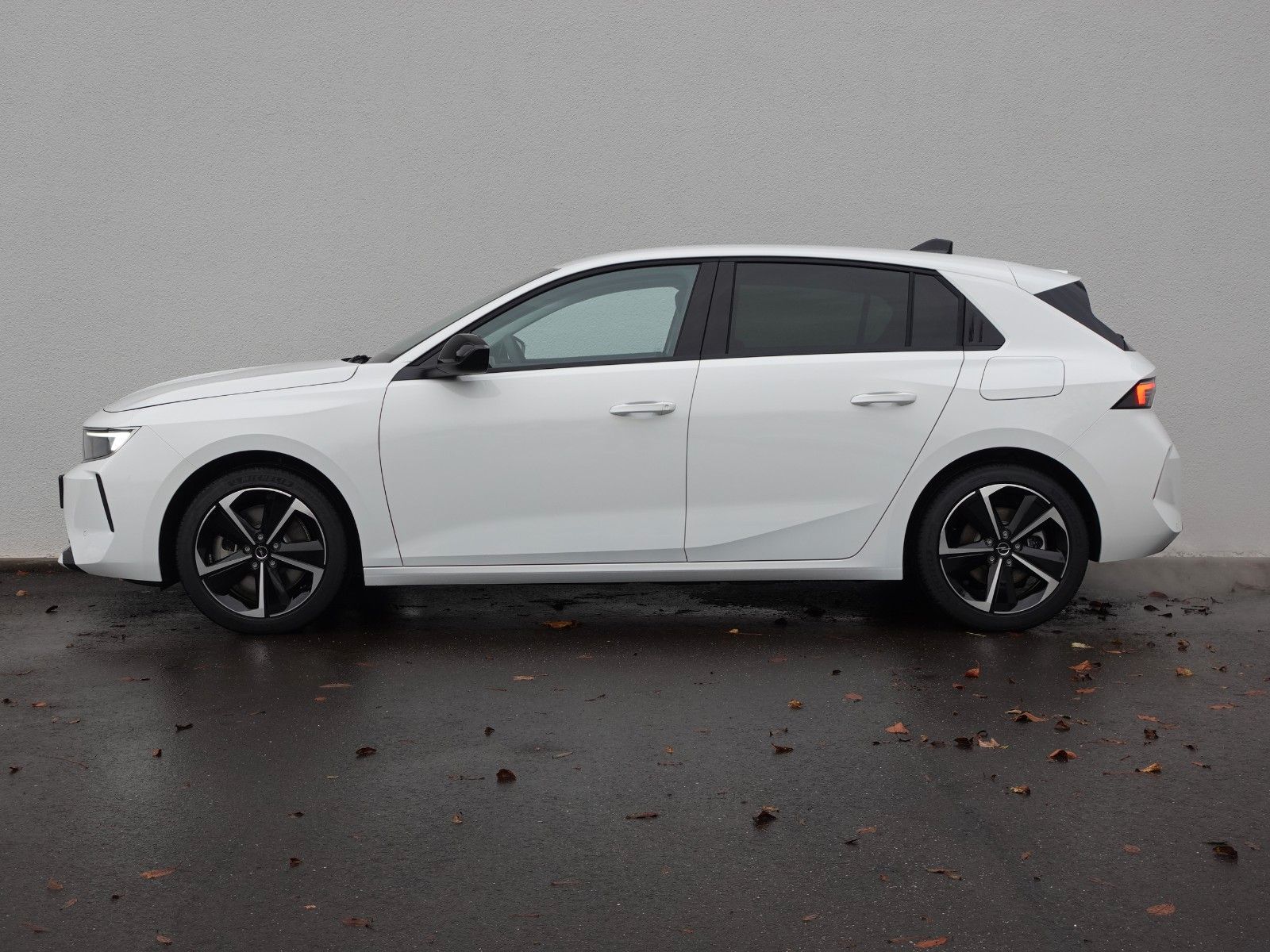 Fahrzeugabbildung Opel Astra Edition 1.6T Plug-In Hybrid Navi,Kamera