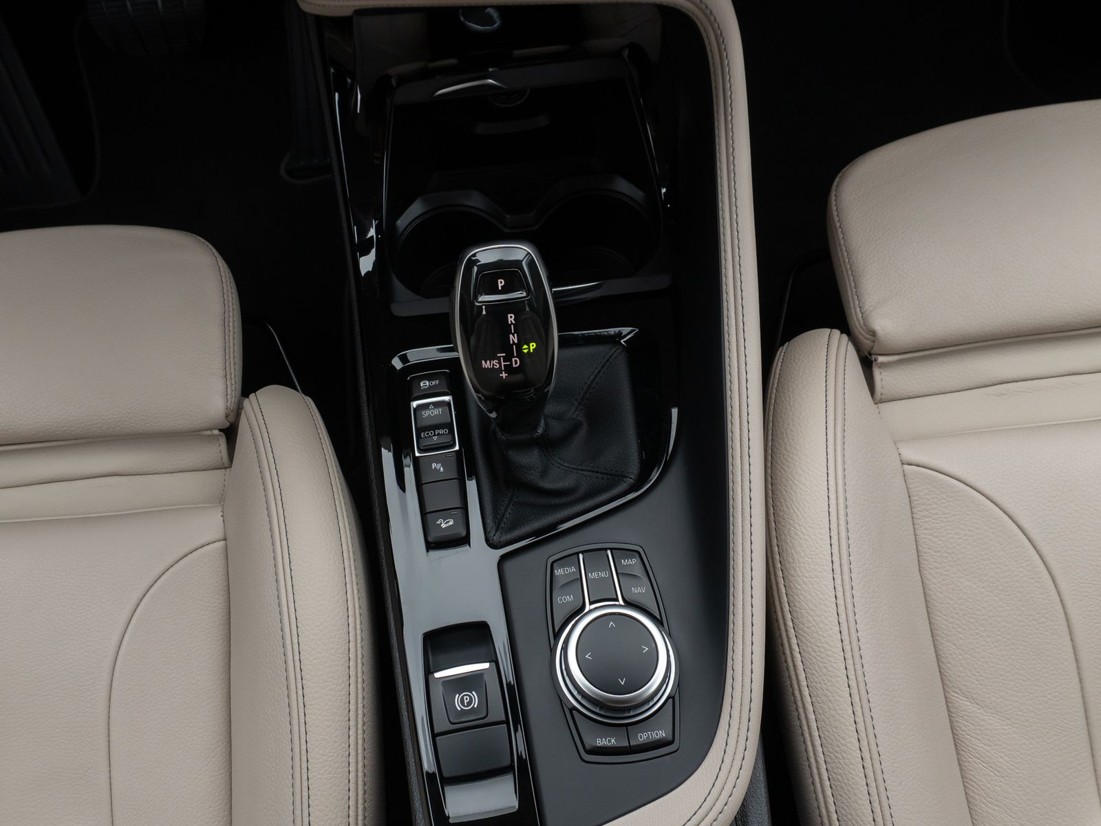 Fahrzeugabbildung BMW X1 xD25d xLine H/K DAB Parkassis AHK Alarm Sport