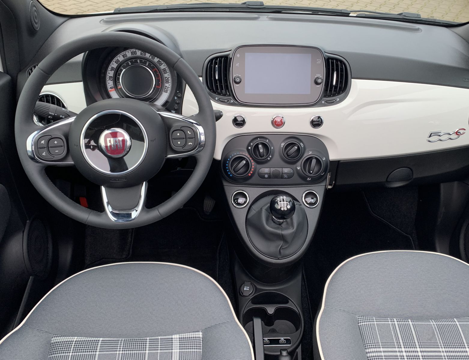 Fahrzeugabbildung Fiat 500C 1.2 Lounge*Klima*Temp*PDC*CarPlay*