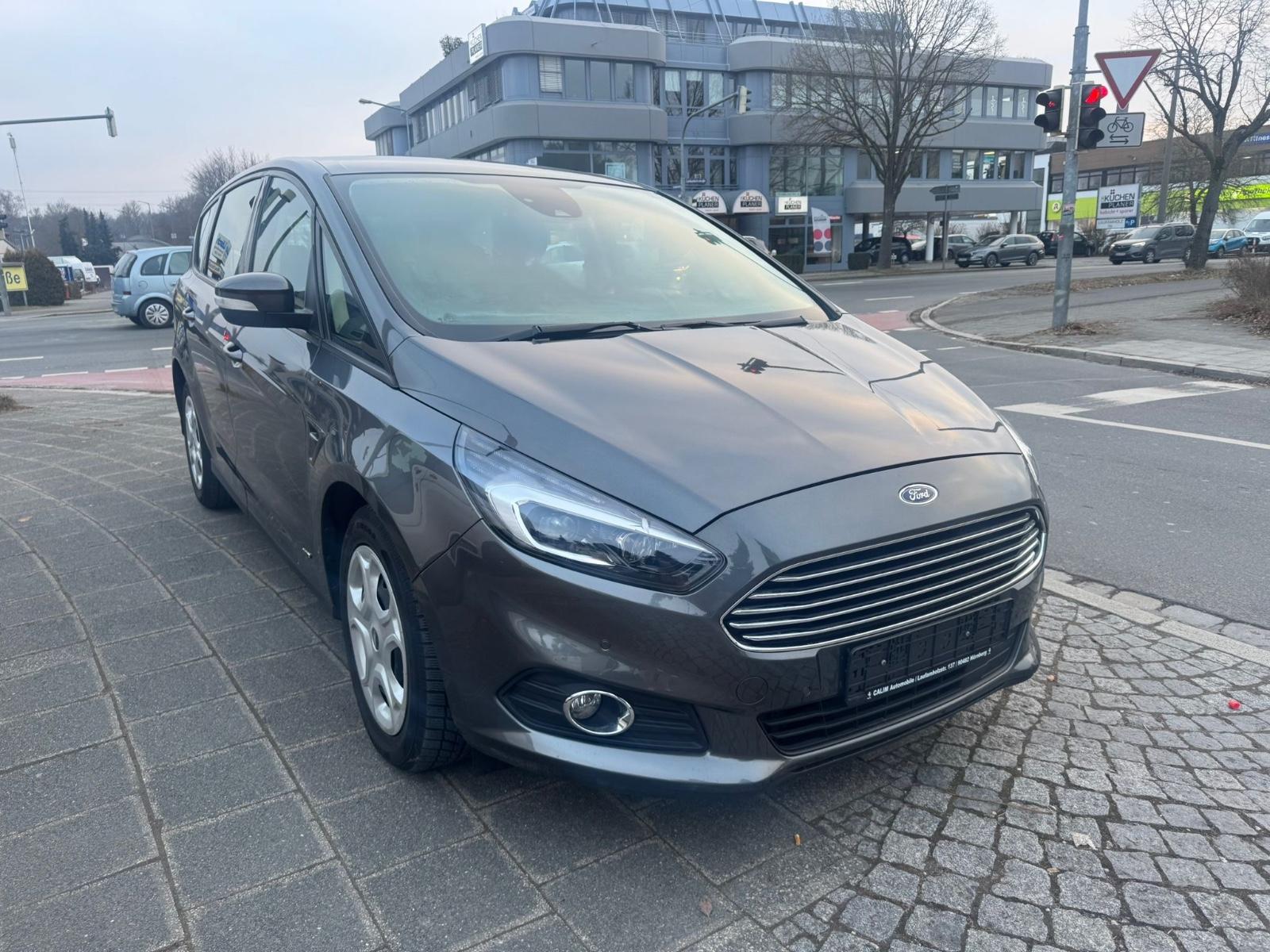 Ford Galaxy 2,0 EcoBlue Titanium*Allrad*Navi*