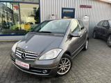 Mercedes-Benz A 180 Aut*NAVI*PDC*SHZ*TEMPOMAT*BLUETOOTH - gebrauchte Mercedes-Benz A 180 aus dem Jahr 2009