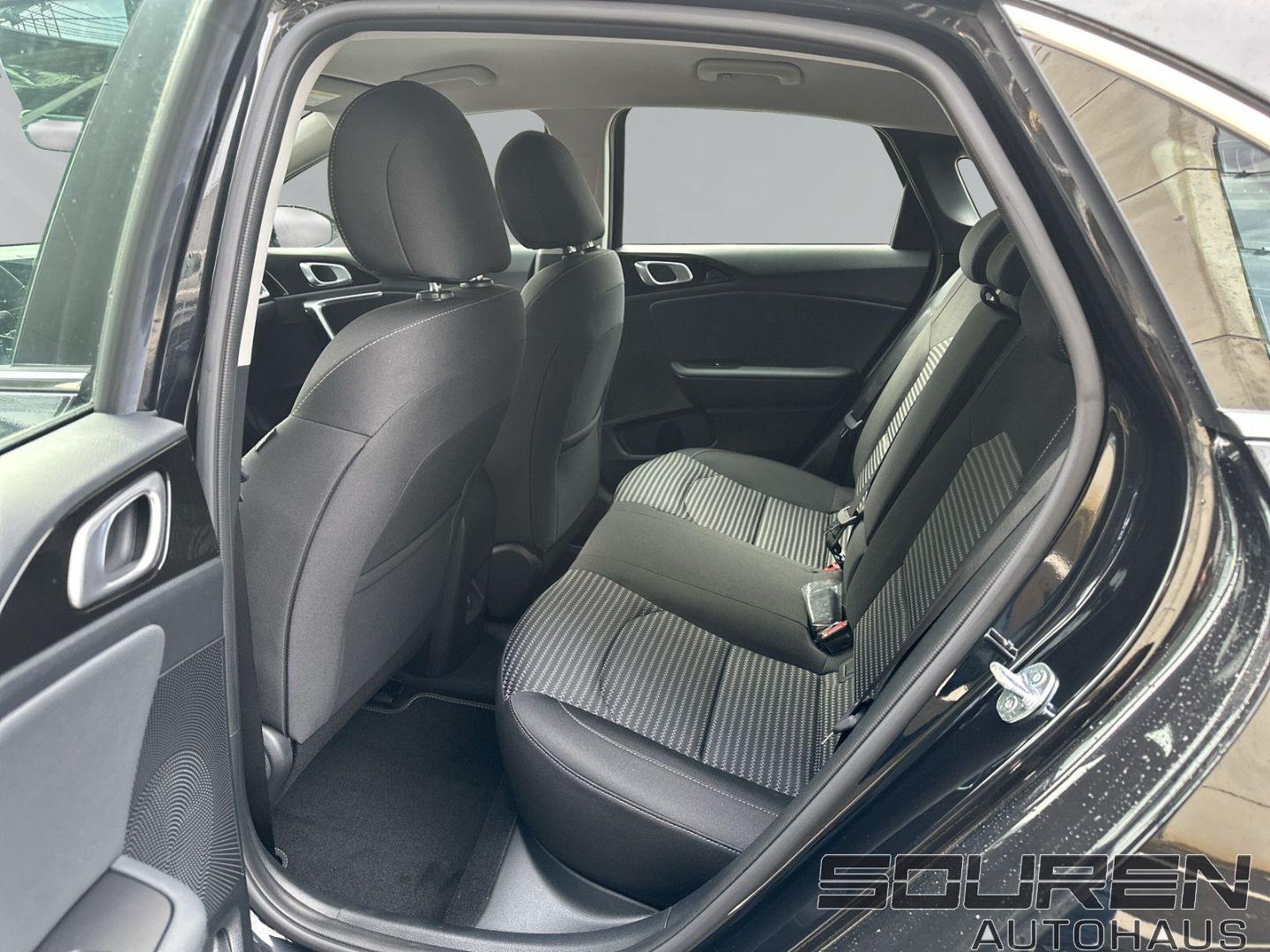 Fahrzeugabbildung Kia Ceed 1.0 T-GDI Vision Komfort+ Navi+Apple CarPla