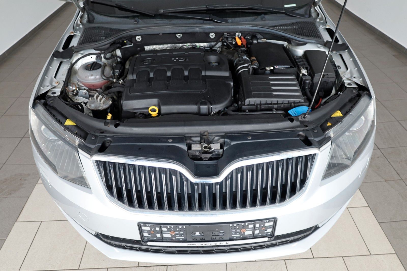 Fahrzeugabbildung SKODA Octavia Combi Elegance,T.Leder,Navi,Xenon,Alu+WR