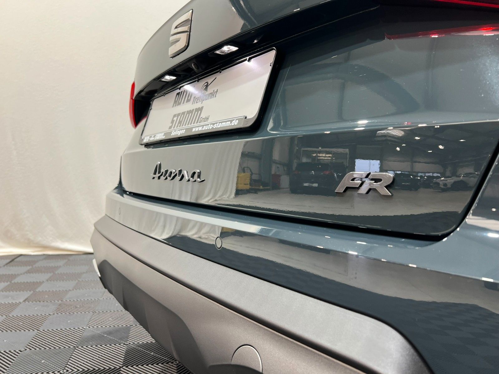 Fahrzeugabbildung SEAT Arona 1.0 TSI 85kW FR DSG