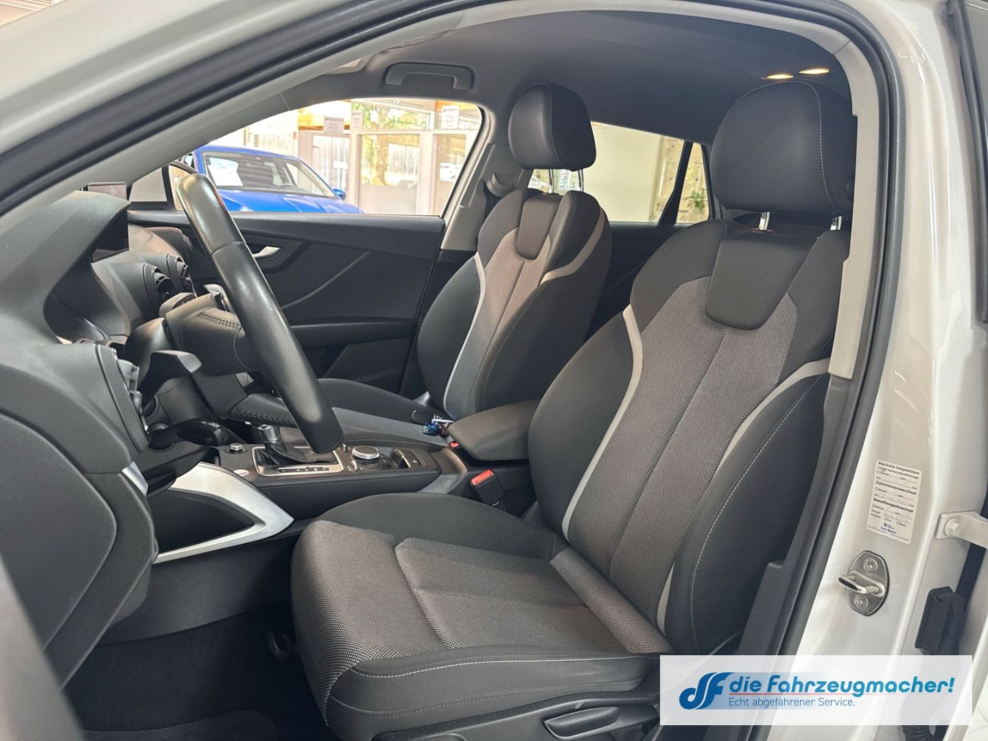 Fahrzeugabbildung Audi Q2 sport Sportpaket Navi Digitales Cockpit LED A