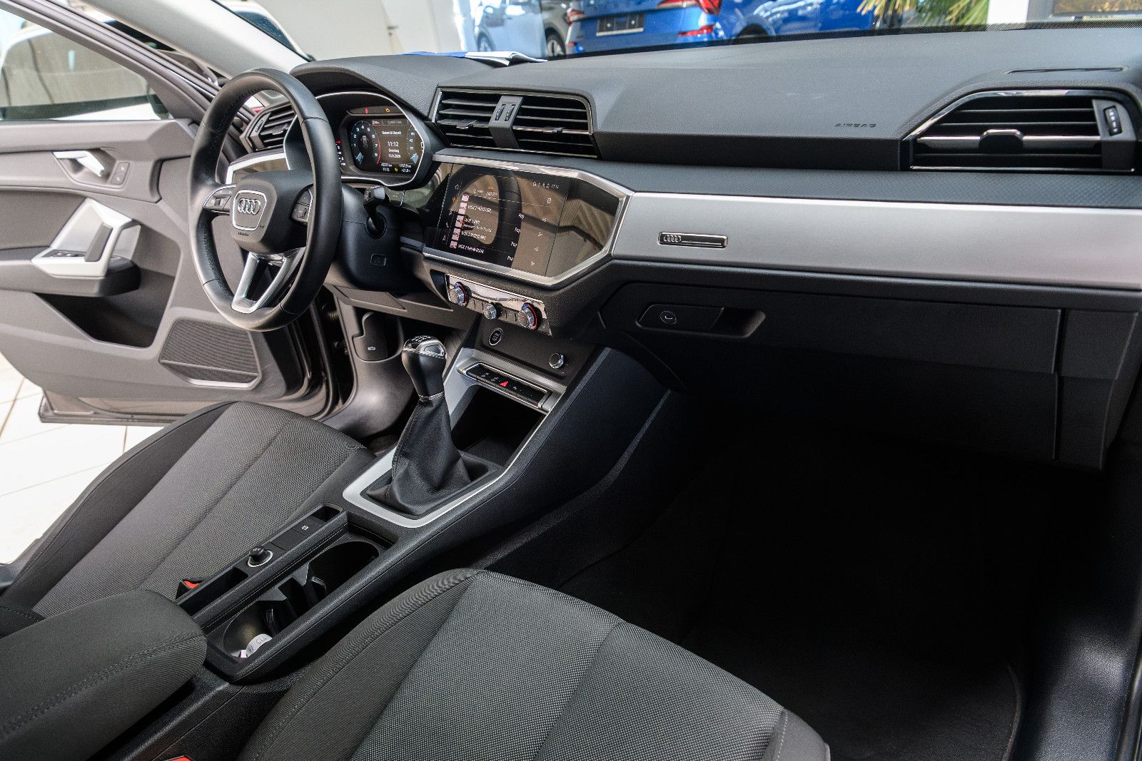 Fahrzeugabbildung Audi Q3 35 TFSI advanced +LED +KAMERA +NAVI +AHK