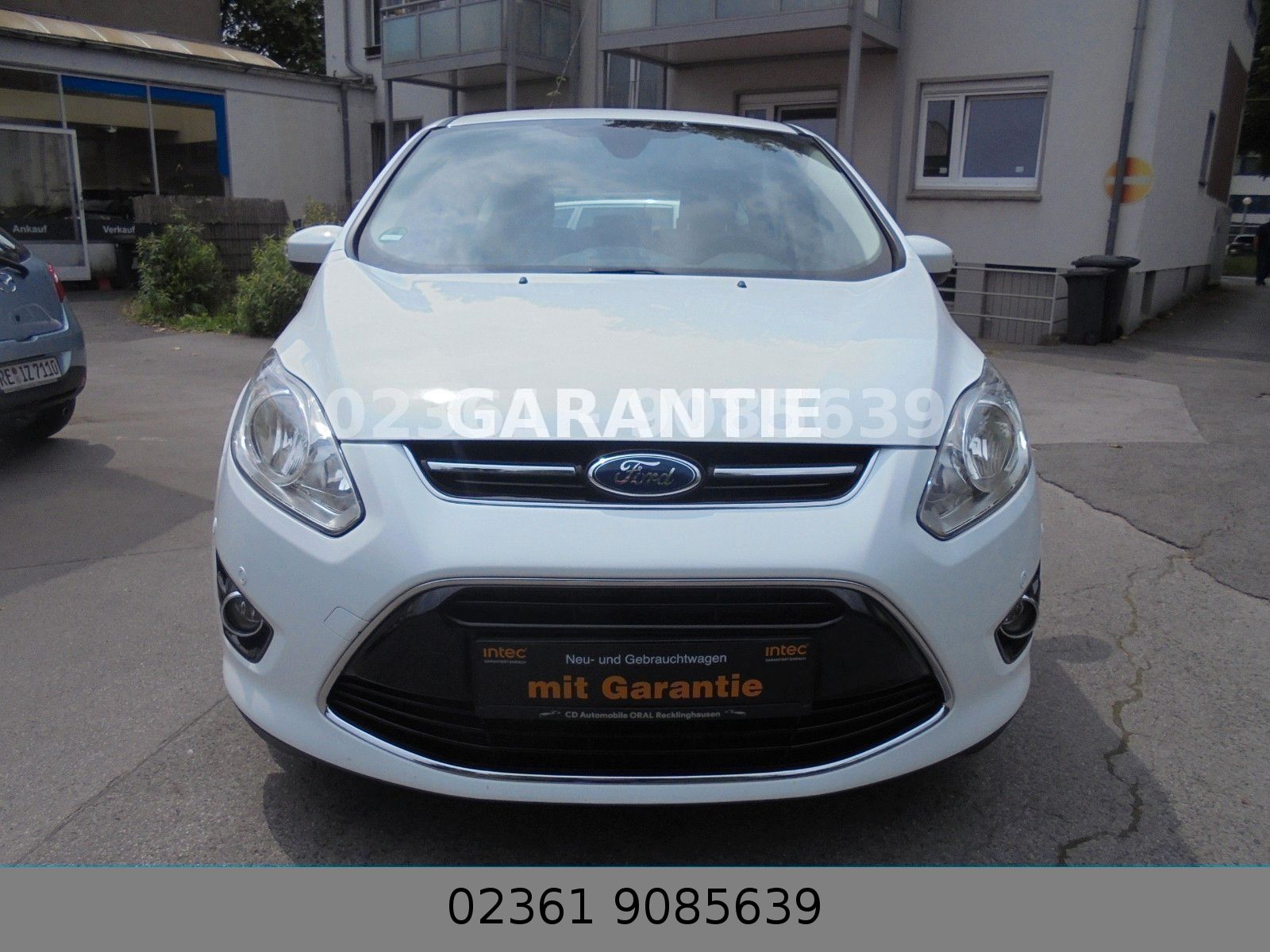 Fahrzeugabbildung Ford C-MAX Titanium/Klima/Navi/Pdc+Kamera/TÜV NEU