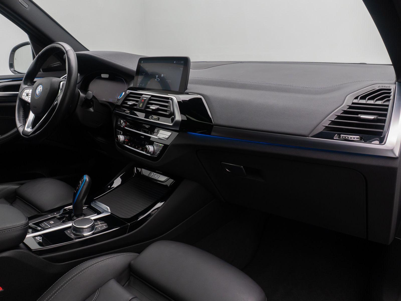 Fahrzeugabbildung BMW iX3 IMPRESSIVE ACC 360° Panorama HUD DAB 20Zoll