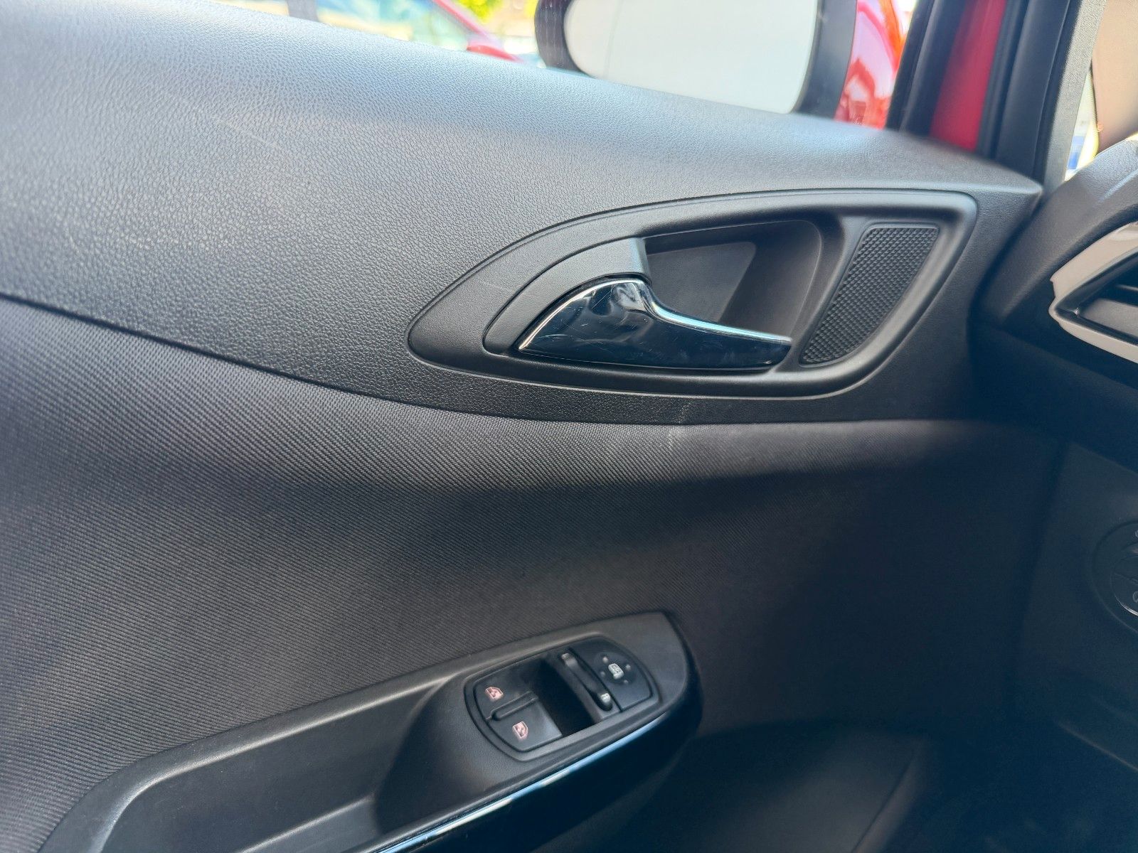 Fahrzeugabbildung Opel Corsa E Drive 90PS PDC/SHZ/LMR!