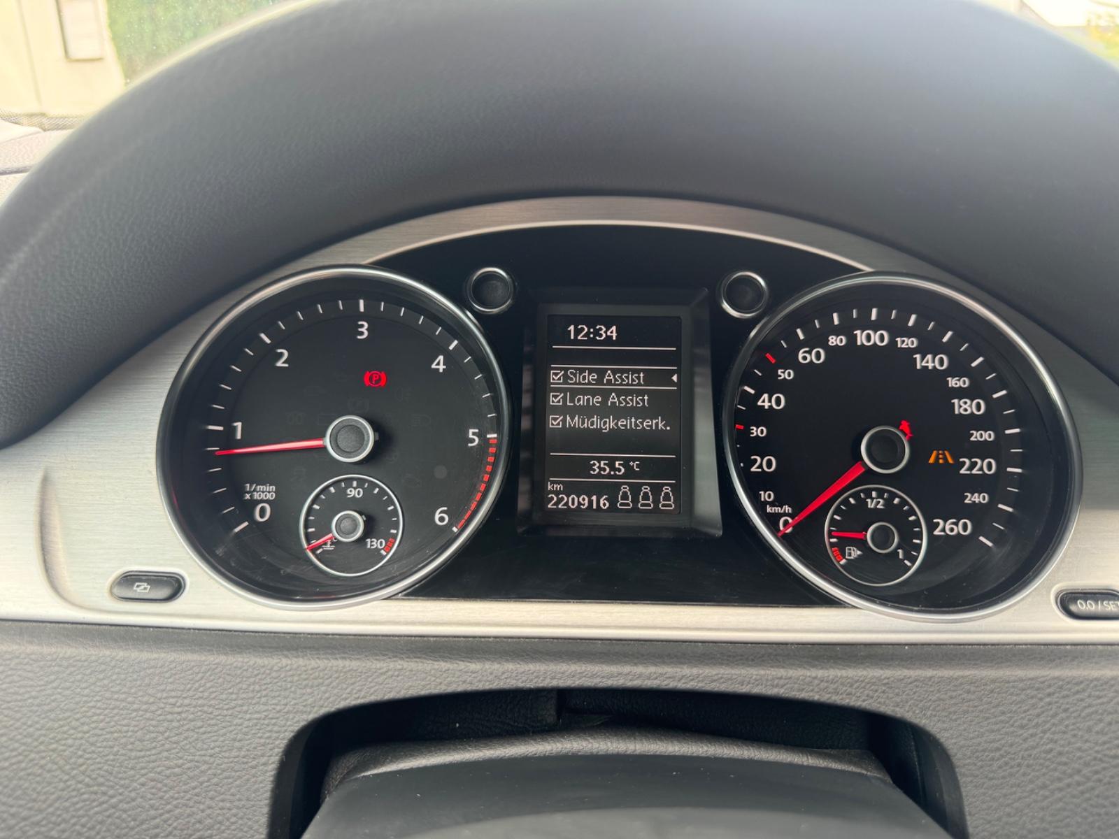 Volkswagen Passat 2012 — photo 9