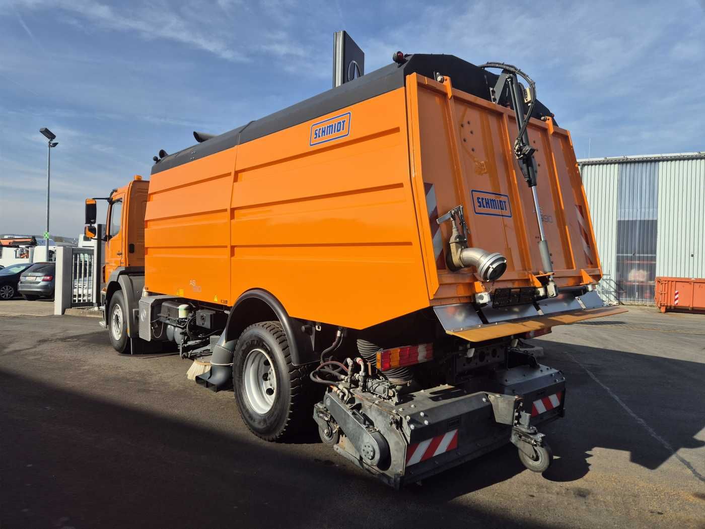 Fahrzeugabbildung Mercedes-Benz Axor 2024 L Schmidt Airportsweeper AS 990