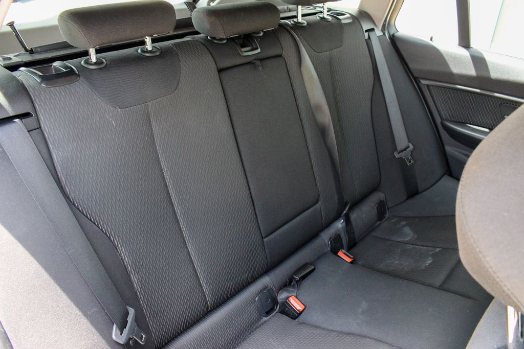 BMW 316d Touring / NAVI BUSINESS / SITZHEIZUNG / PDC BMW 316d Touring / NAVI BUSINESS / SITZHEIZUNG / PDC