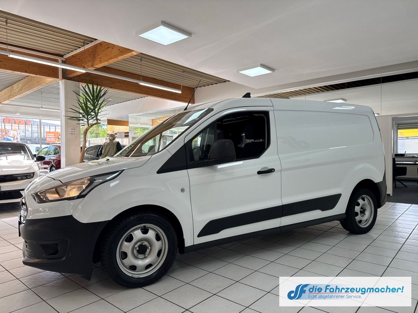 Fahrzeugabbildung Ford Transit Connect Kasten lang Kurvenlicht DAB SHZ