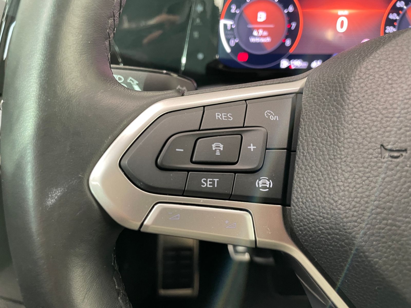 Golf VIII Active 1.5 TSI KLIMA NAVI PDC