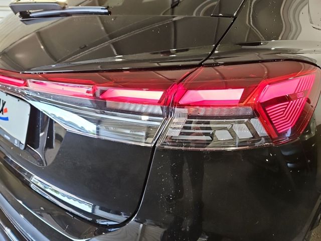 Q4 SUV 40 e-tron S LINE+MATRIX+AHK+HUD+SPORT+
