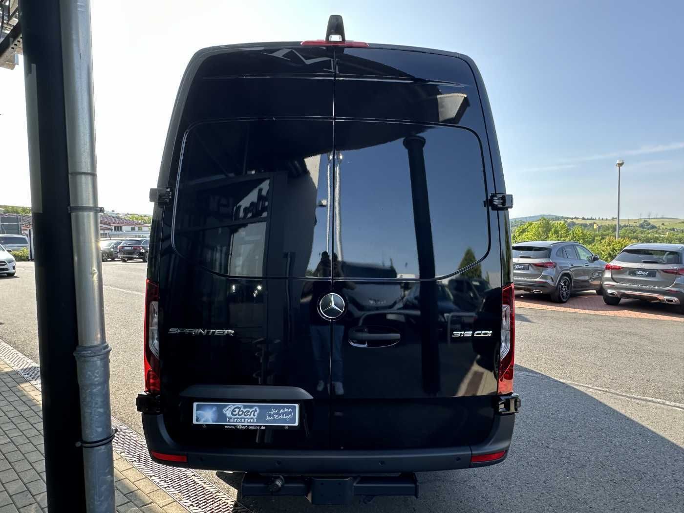 Fahrzeugabbildung Mercedes-Benz Sprinter 319 CDI 4325 AHK DISTRONIC 360 Klima