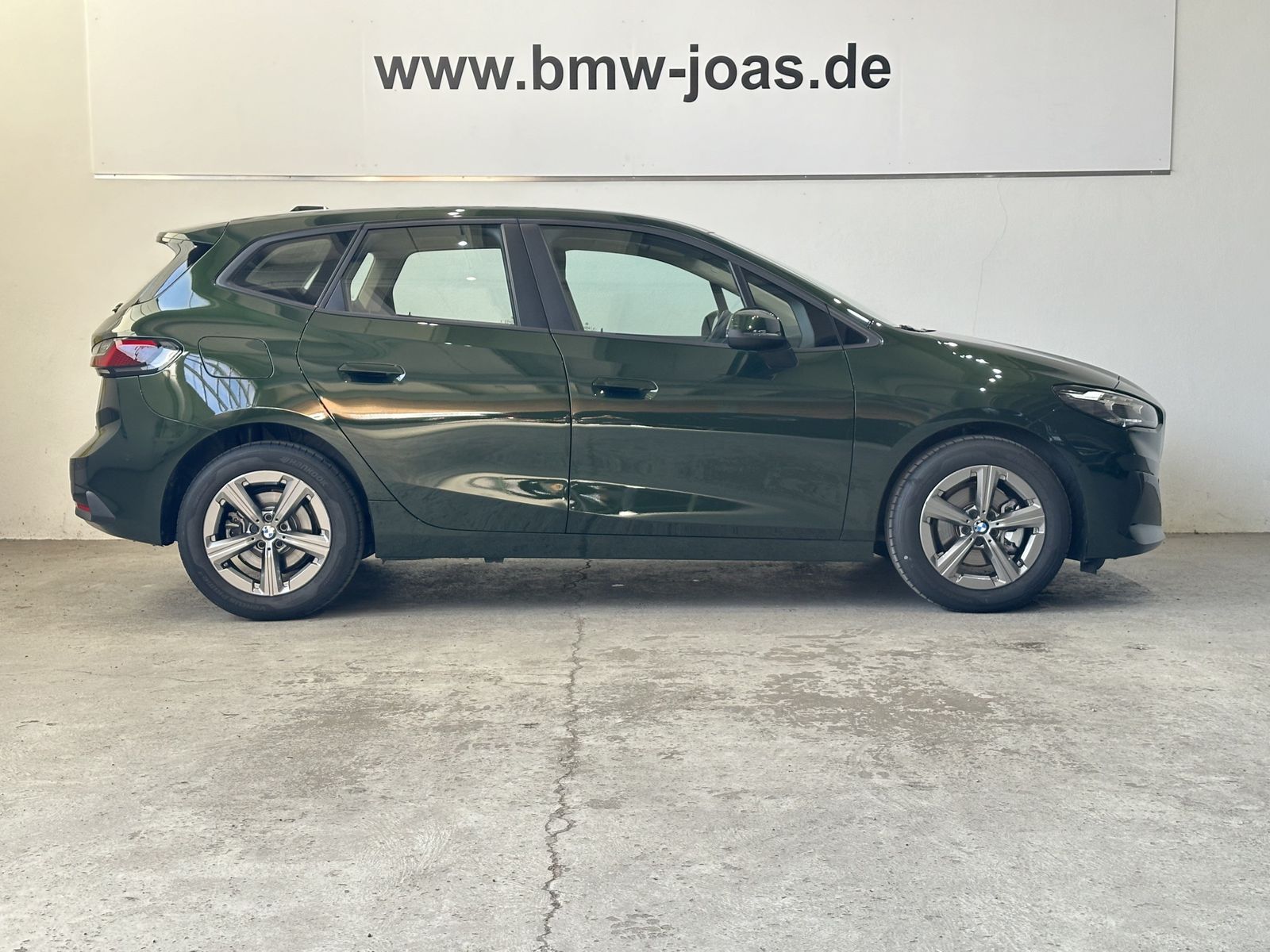 Fahrzeugabbildung BMW 218d Komfortzugang Apple CarPlay Parking Assista