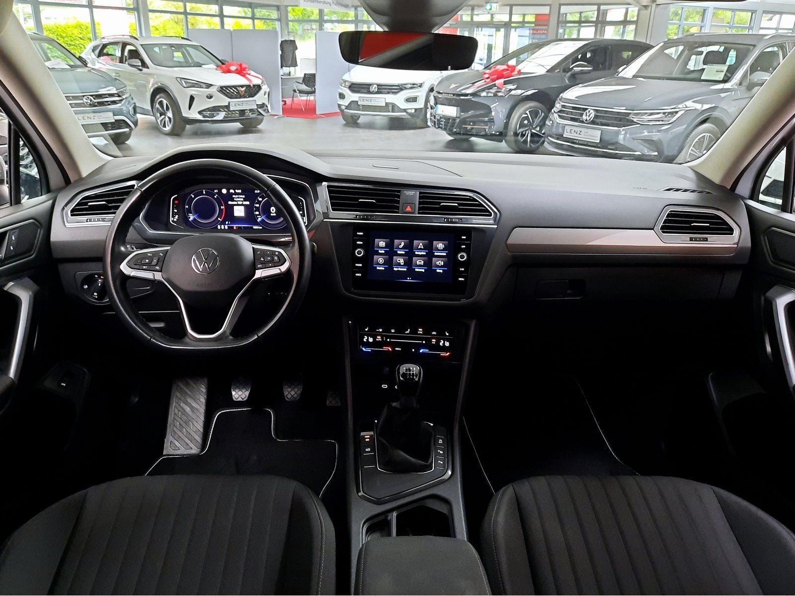 Fahrzeugabbildung Volkswagen Tiguan Allspace Life TDI *Standhzg*Navi*Cam*LED*