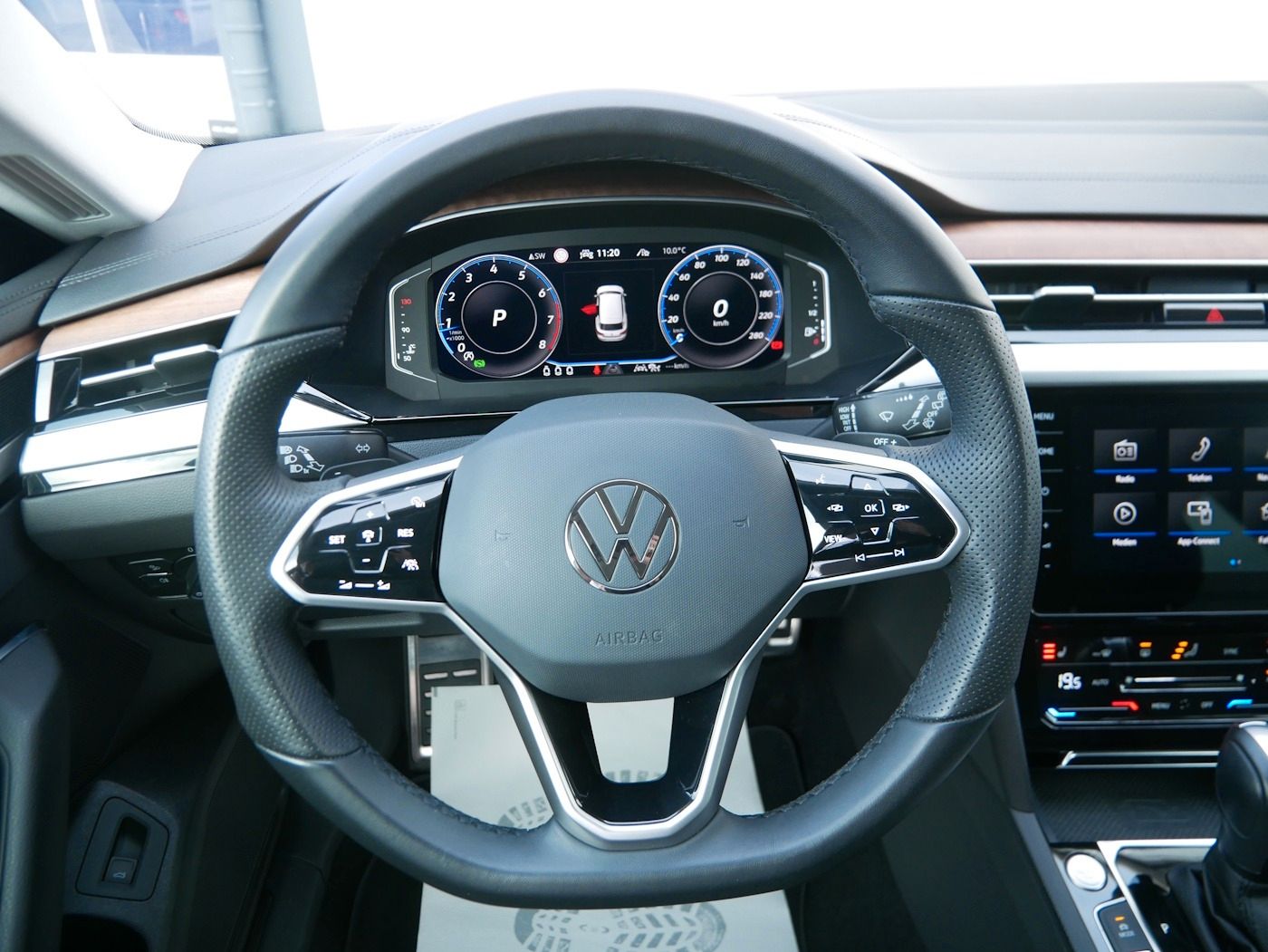 Fahrzeugabbildung Volkswagen Arteon SB 2.0 Elegance NEU60T DSG AHK Matrix KAM