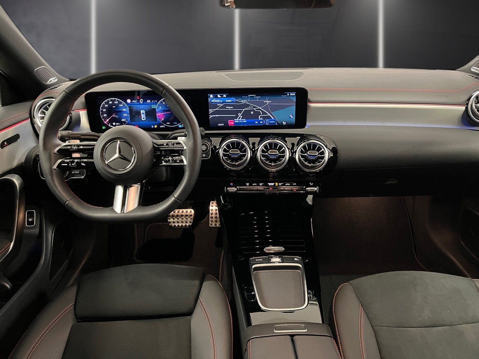 Fahrzeugabbildung Mercedes-Benz CLA 200 AMG*Burmes*Night*Distonic*360°*MultiBeam