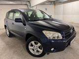 Toyota RAV 4 SOL| 4X4|KLIMAAUTOMATIK|AHK| TÜV NEU - Toyota RAV 4 Gebrauchtwagen in Stuttgart