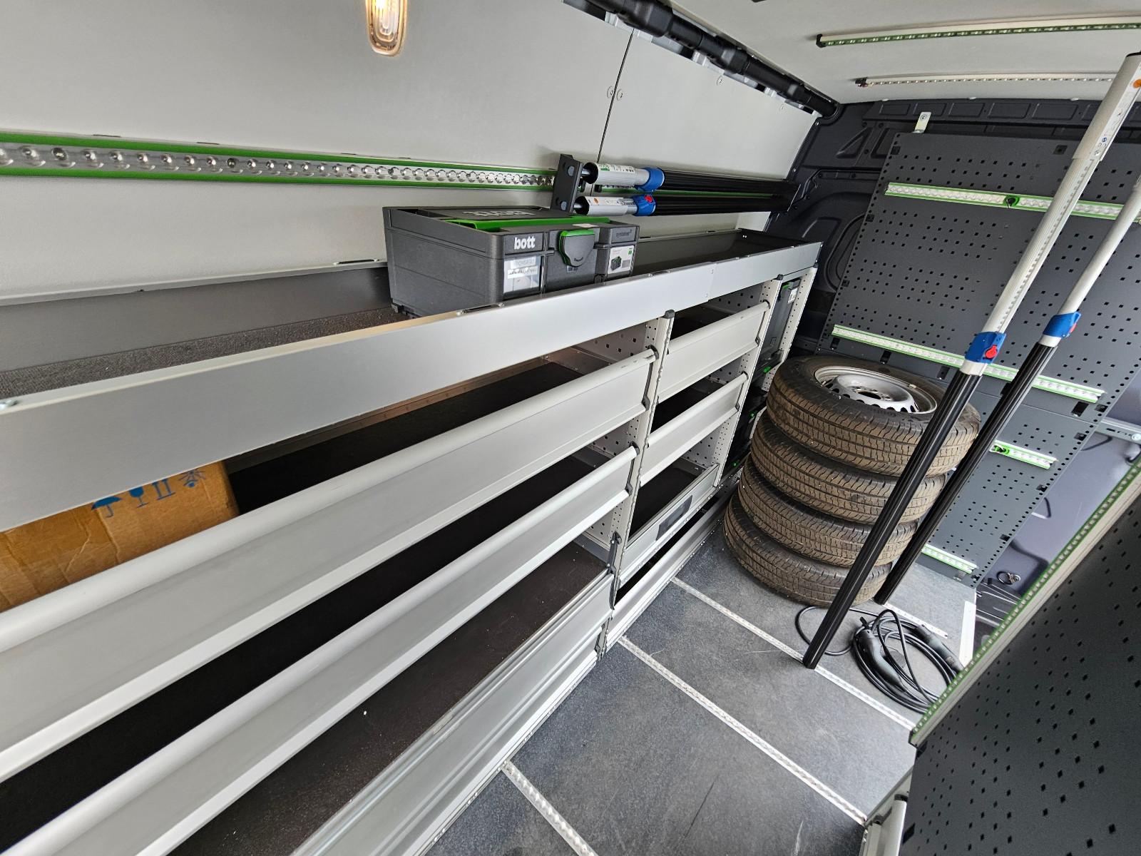 Mercedes-Benz eSprinter 414 BOTT WERKSTATT REGALE FULL HOUSE