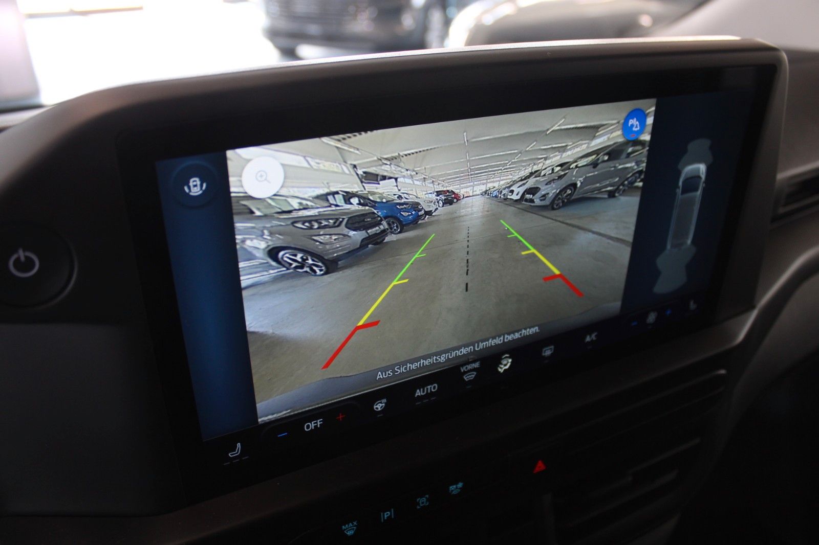 Fahrzeugabbildung Ford E-Transit Custom L1 TREND 9-Sitze AHK NAVI GJR