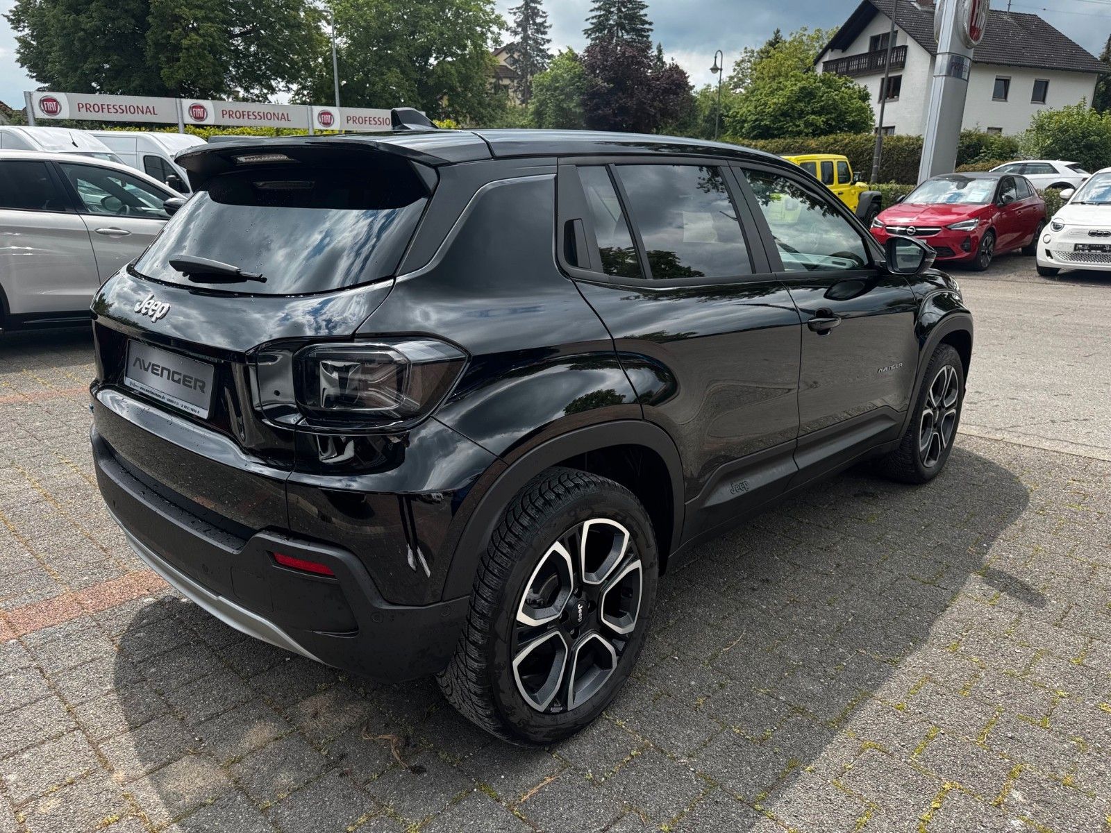 Fahrzeugabbildung Jeep AVENGER ELEKTRO 1ST EDITION NAVI KAMERA ACC