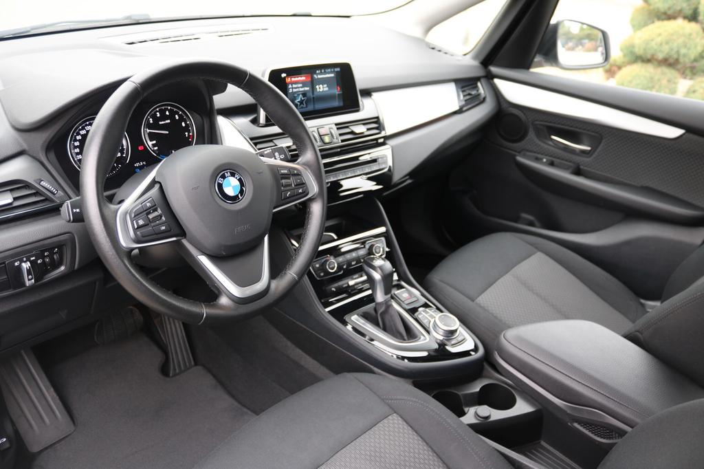 BMW 225