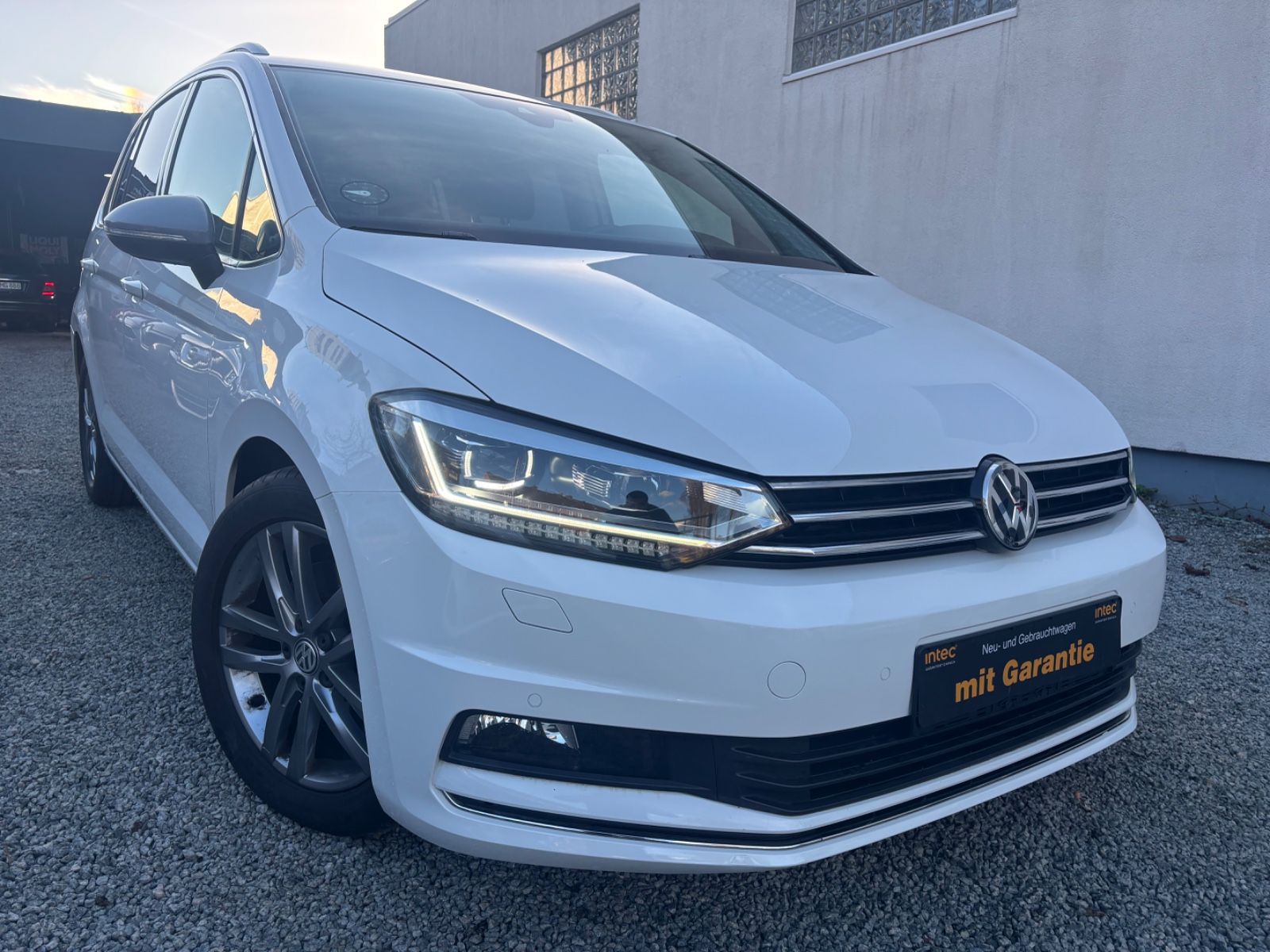 Touran Highline 2.0 TDI SCR*LED*ACC*DSG7*1.HD*S.