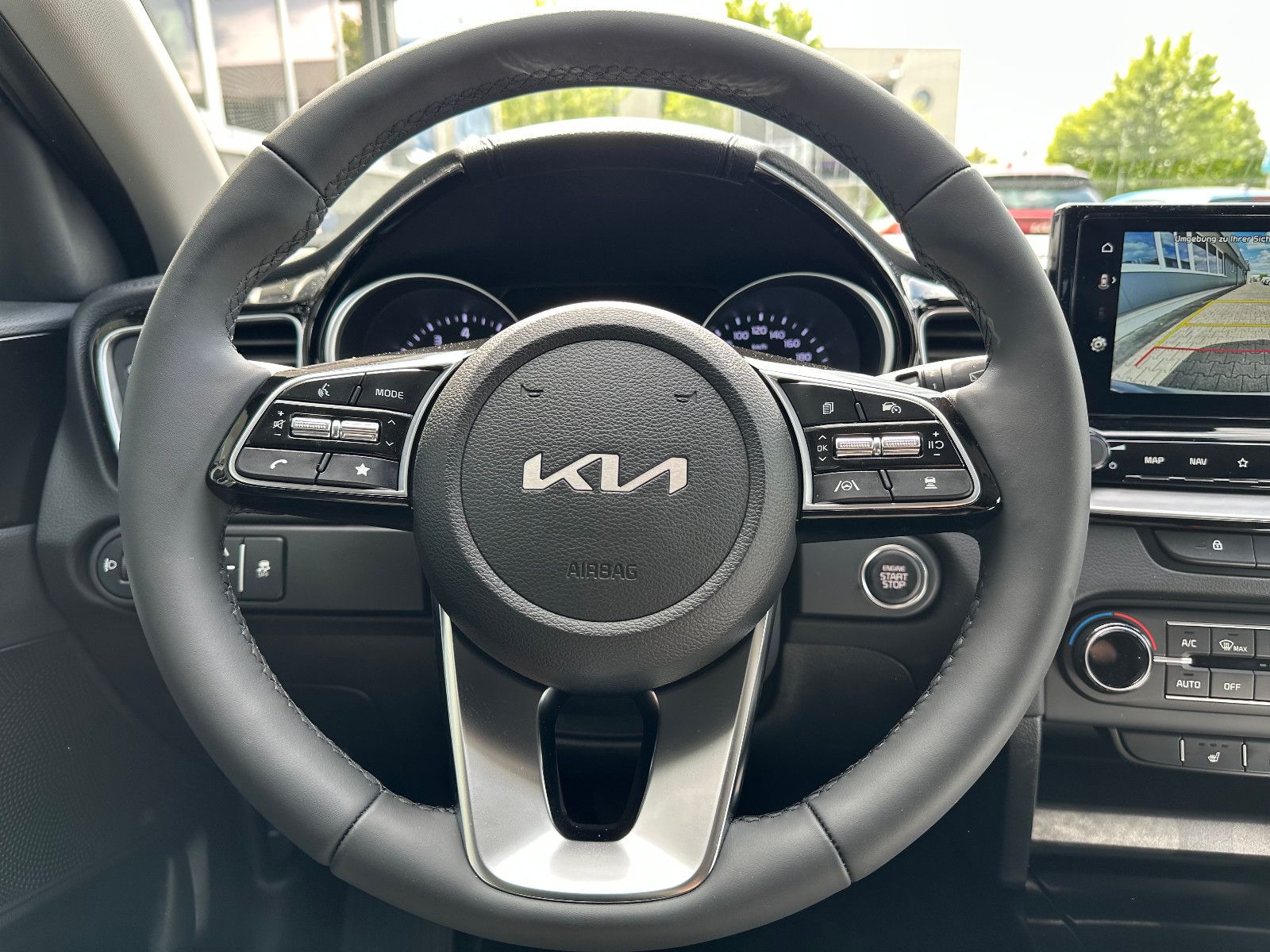 Fahrzeugabbildung Kia cee'd Sportswagon1.5T 48V DCT ULTIMATE STYLE JBL