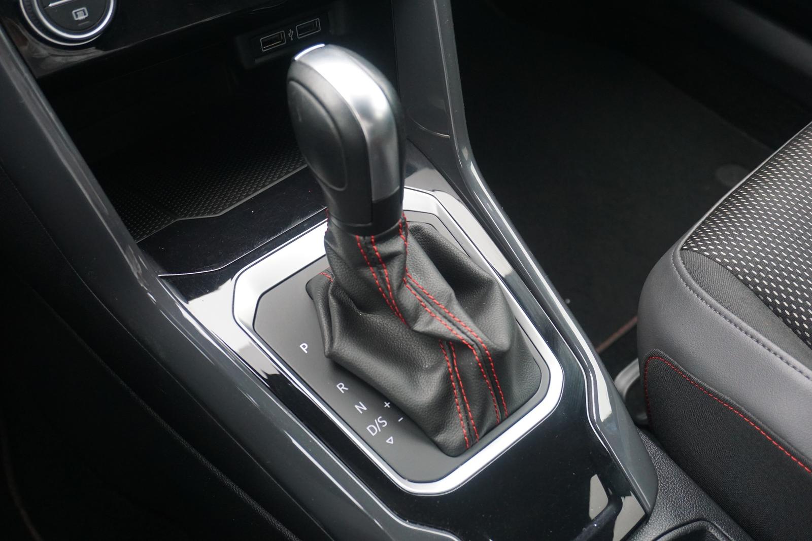 Volkswagen T-Roc 1.5 TSI R-Line DSG LED ACC Totwinkel PDC, миниатюра 15