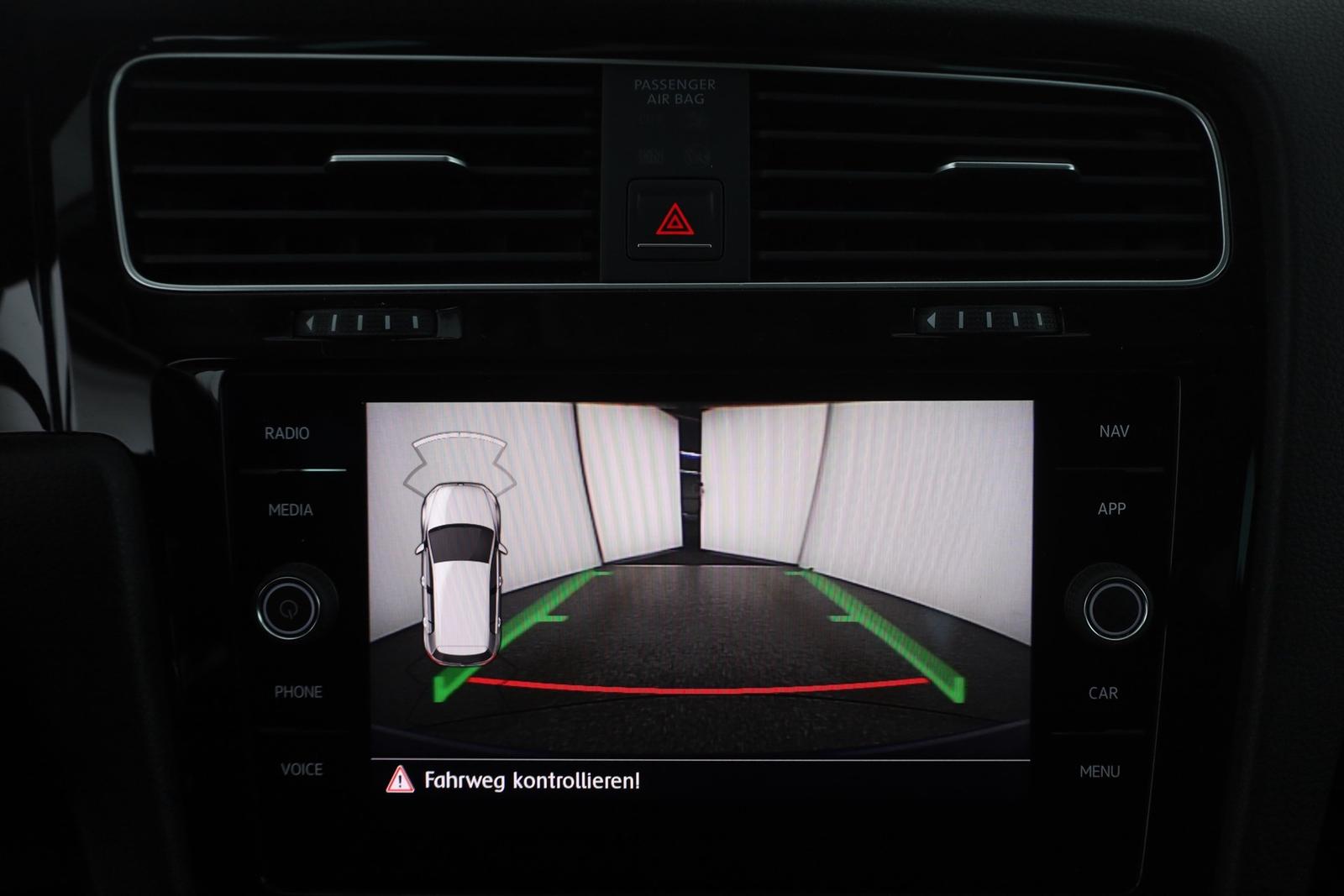 Volkswagen Golf VII 1.4 TSI R-Line LED ACC Kamera PDC Navi