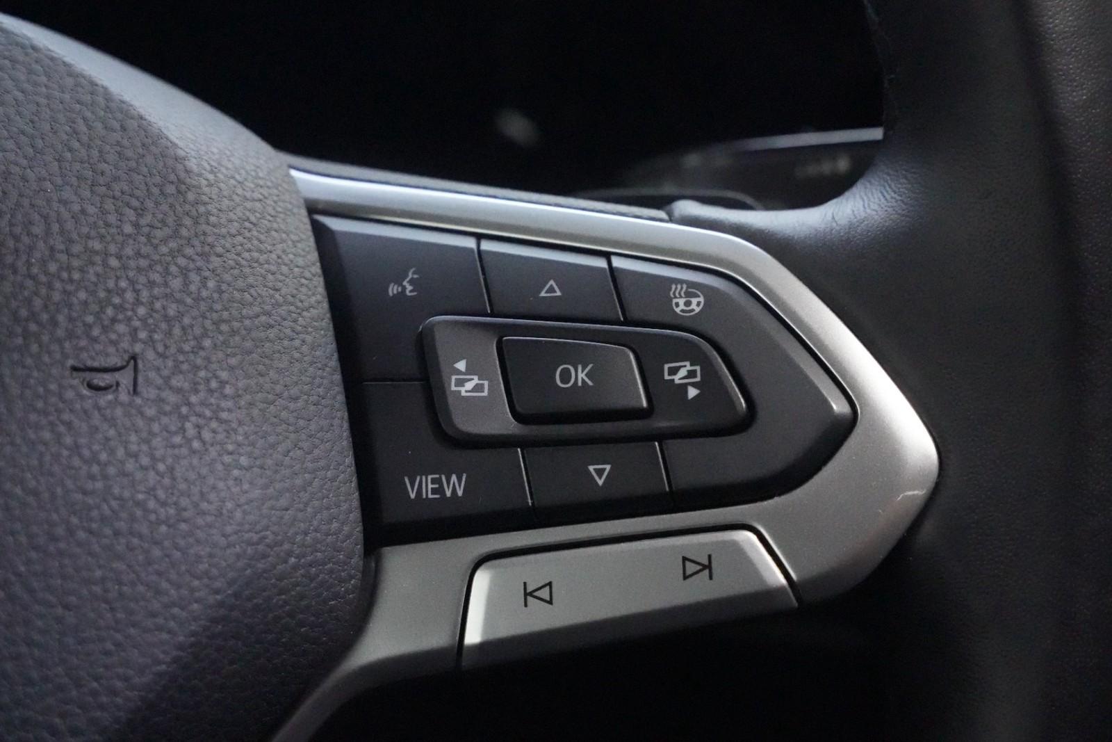 Volkswagen Golf VIII LIFE*ANHÄNGERKUPPLUNG*PDC*ACC*PDC*NAVI